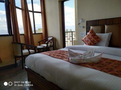 The Modern "a Home Stay - Away From Home"