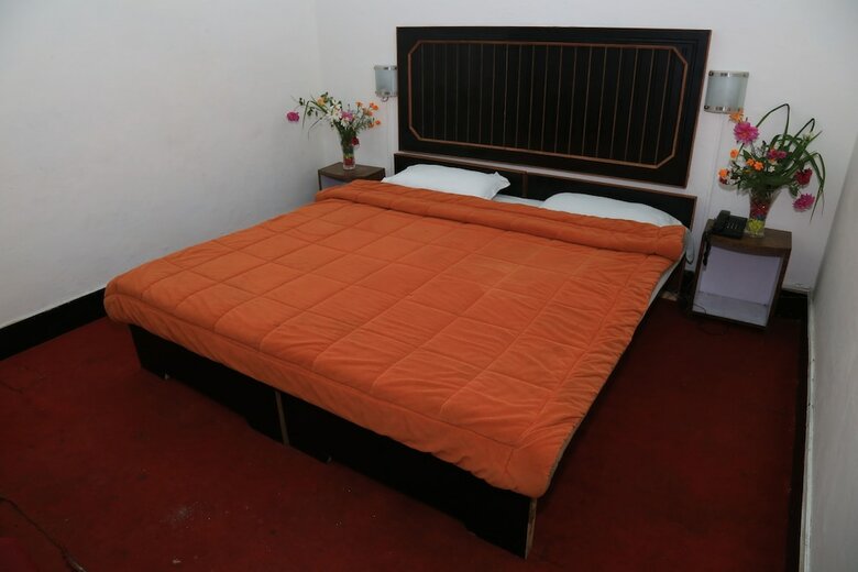Prince Hotel Mallroad