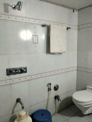 Hotel Jk Rooms 122 Shaheen-nr. Mahindra Co.-midc