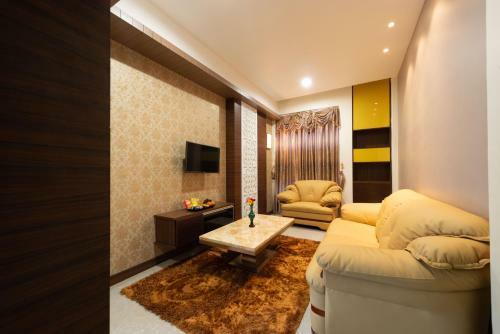 Hotel Vlr Residency