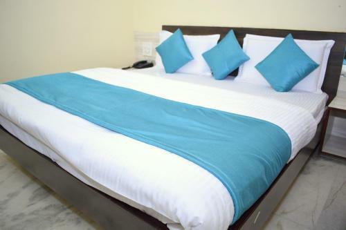 Hotel Shivansh Inn By Sky Stays