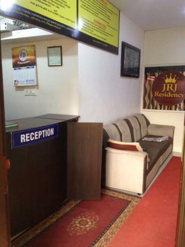 Lodge Jrj Residency