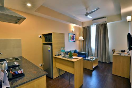 Hotel Starlit Suites