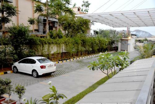 Hotel Starlit Suites