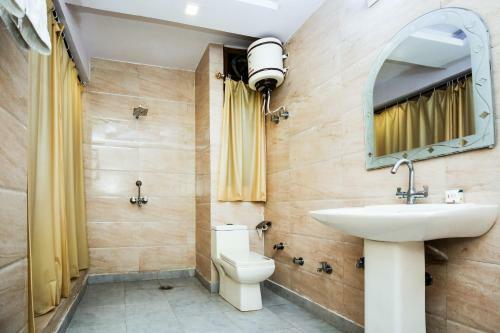 Oyo 10558 Hotel Qlark