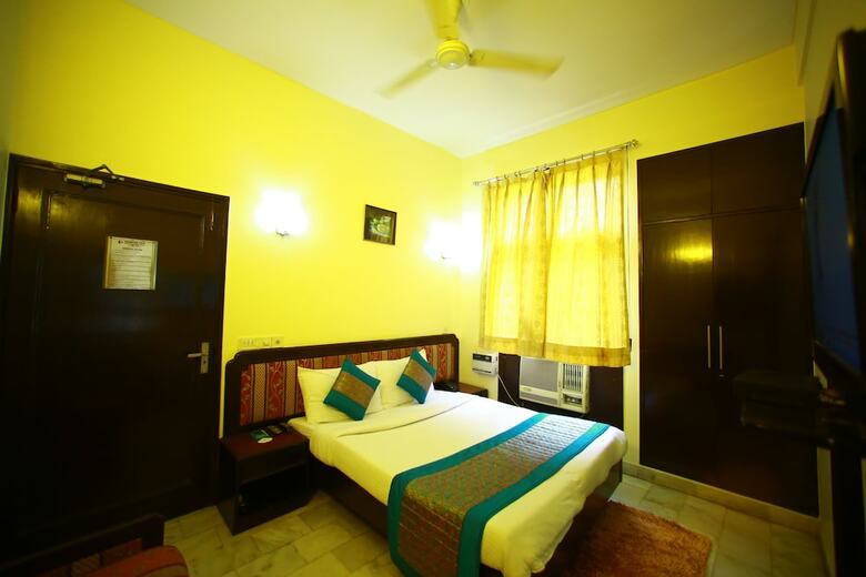 Hotel Sundeep Inn