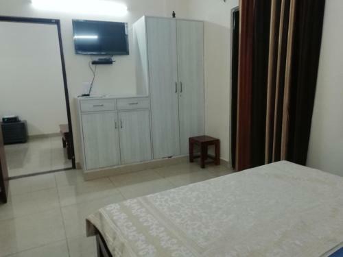 The Raveesh Service Apartment