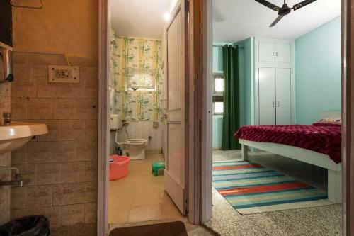 Hiatus' Doors (homestay)