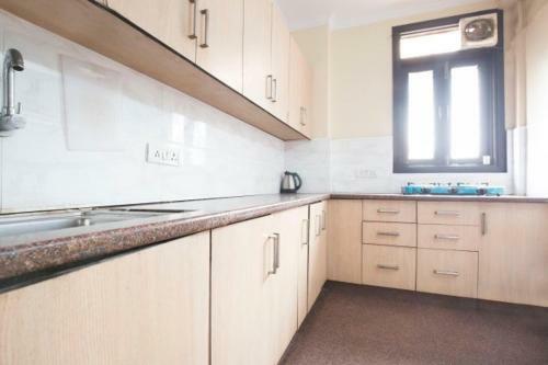 Amazing ! 4 Bhk Service Apartment .