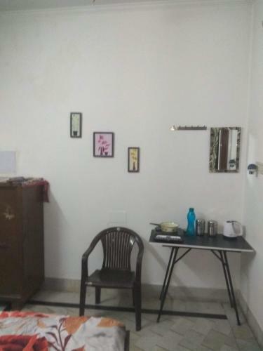 Bed & Breakfast Comfortable Homestay Near Metro