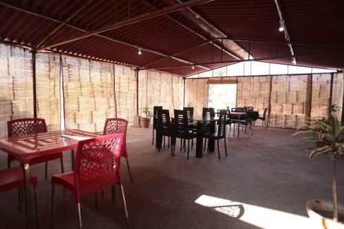 Hotel Monarch Rama Palace