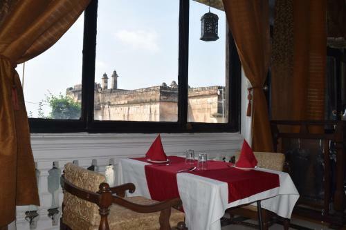 Hotel Mpt Sheesh Mahal, Orchha