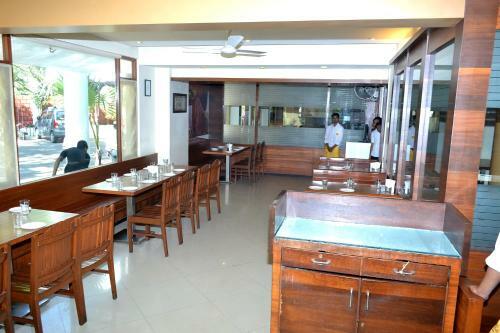 Jaffer Bhai's Brickland Hotel