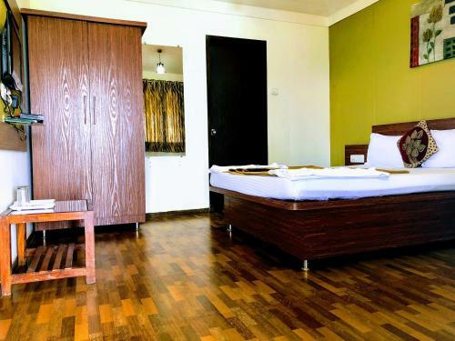 Hotel Rainforest Restaurant & Villas