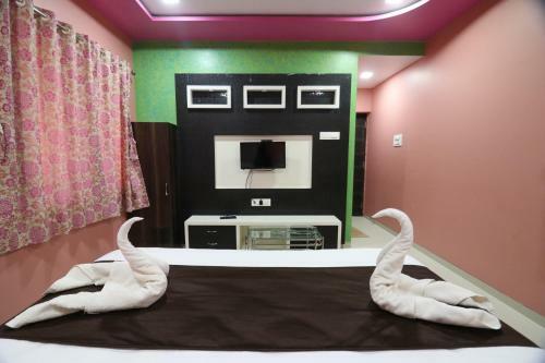 Hotel 8 Bhk Saimauli Bunglow