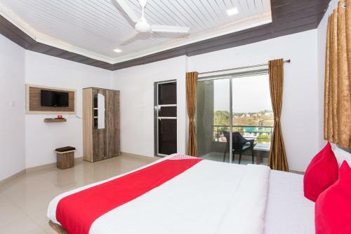 Oyo 12935 Hotel Shrushti Inn