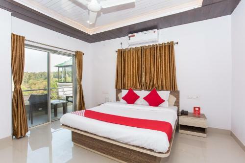 Oyo 12935 Hotel Shrushti Inn