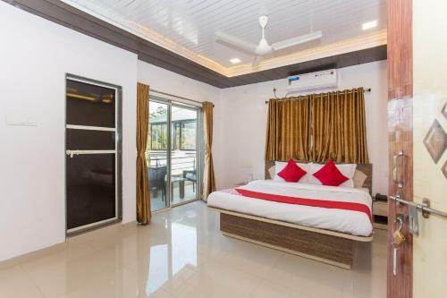 Oyo 12935 Hotel Shrushti Inn