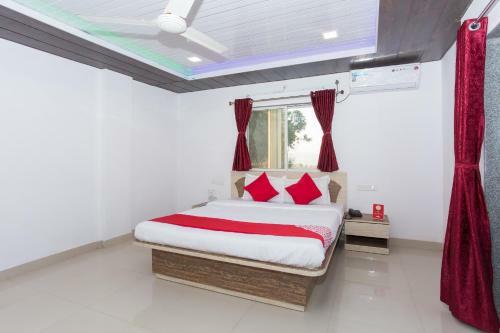 Oyo 12935 Hotel Shrushti Inn