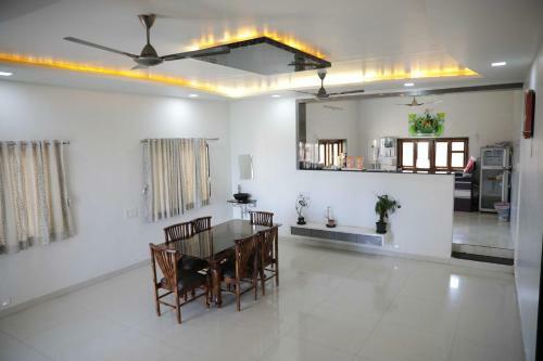 Eko Stay- White Panorama Villa