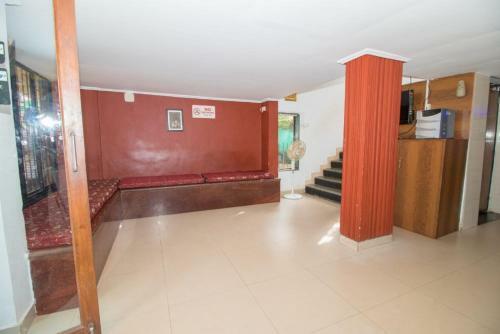 Hotel Travellers Inn