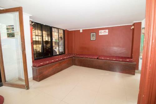 Hotel Travellers Inn