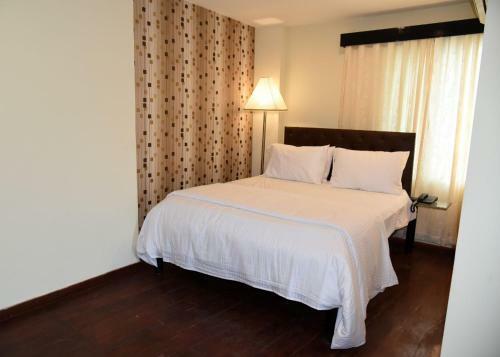 Creek Hotel