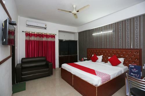 Oyo 24694 Hotel Satya Inn