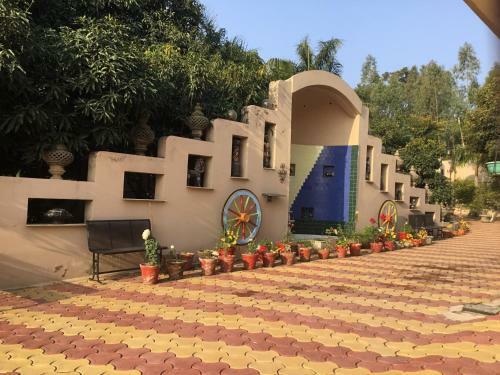 Lodge Prithvi Farm Cottage