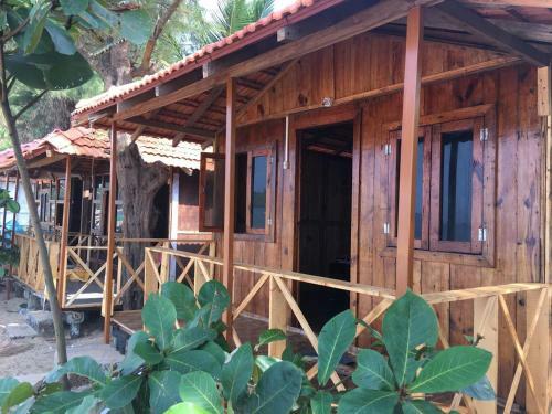 Hotel Shiva Shakti Yoga Beach Resort