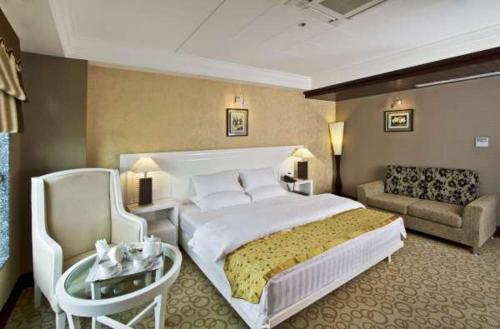 Hotel Gargee Grand