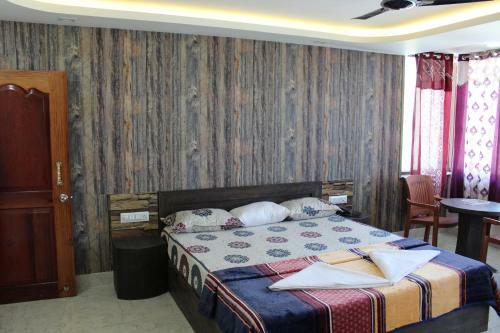 Hotel Gkm Grand