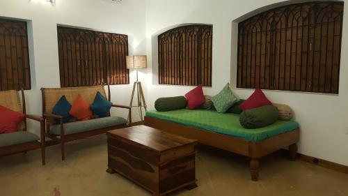 Hostal Beach Bungalow At Pondicherry