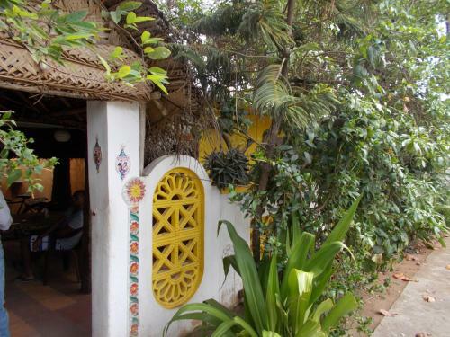 Hostal Orly Cafe And Guest House