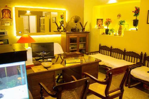 Hostal The French Villa