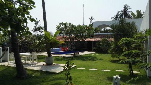 Hostal Villa Anna Pondy