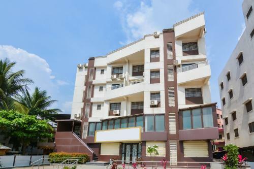 Hotel Treebo Trip Mahalaxmi Executive