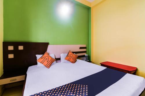 Spot On 63771 Hotel Puri Dham