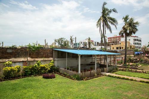 Villa Judges Court
