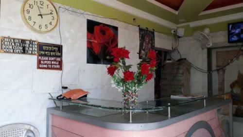 Hotel Goroomgo Sureswory Pampa Puri