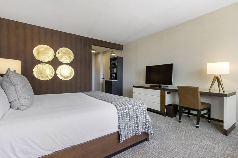 Omni Charlotte Hotel