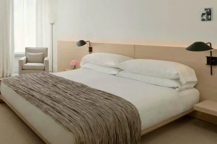 The Chicago Hotel Collection Ambassador Gold Coast