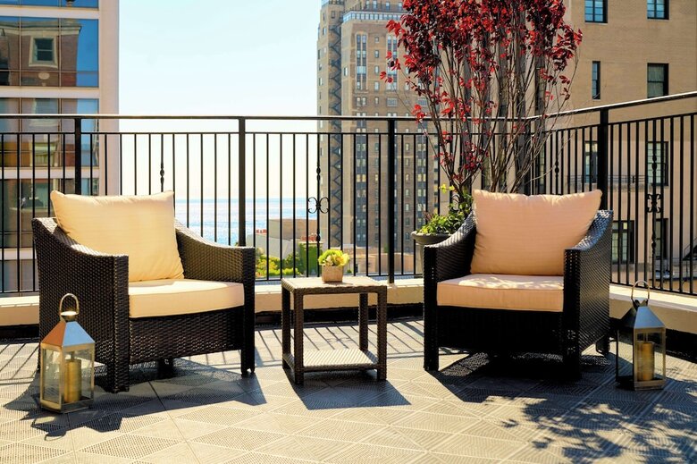 The Chicago Hotel Collection Ambassador Gold Coast