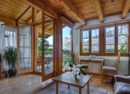 Bed & Breakfast Pension Chalet Berkana
