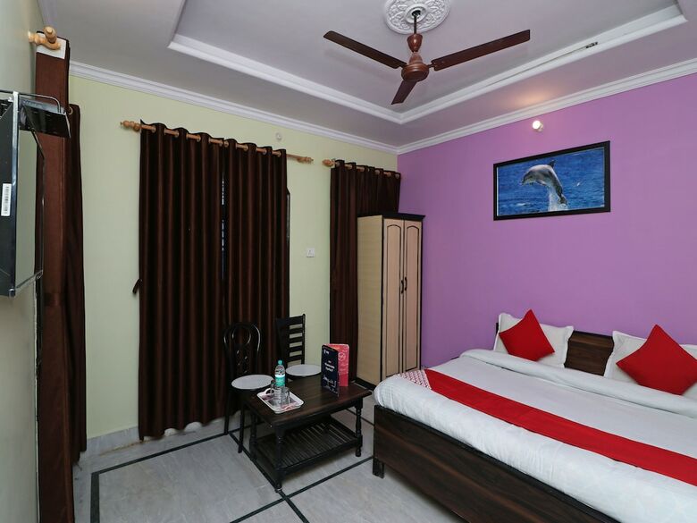Oyo 13686 Rudraksh Hotel