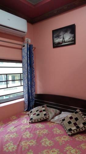 12 Homestay Apartments