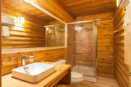 Hotel Suro Treehouse Resort