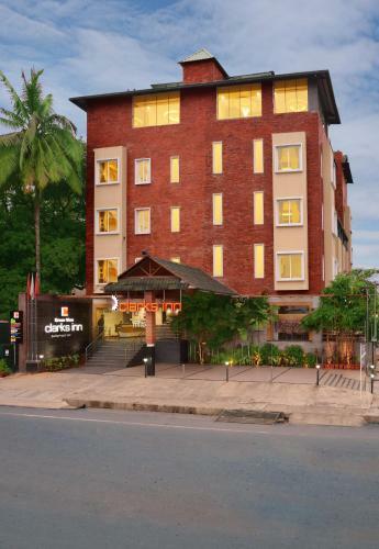 Hotel Green View Clarks Inn, Shimoga