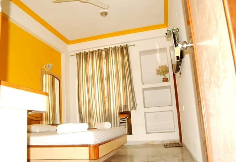 Hotel Indore Palace