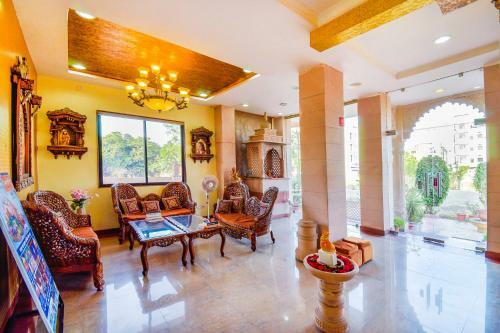 Fabhotel Paradise For You